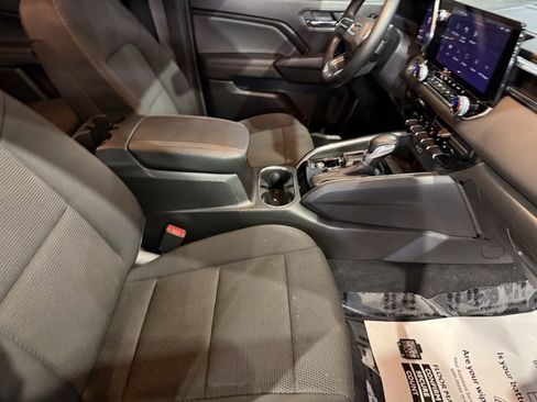 Used 2024 GMC Canyon Elevation w/ Convenience Package image 2