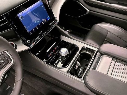 Used 2024 Jeep Wagoneer Series II image 14