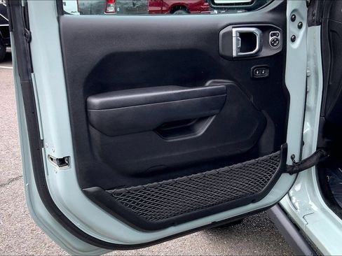 Certified 2024 Jeep Wrangler Unlimited AWD/4WD image 18
