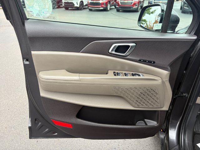 Certified 2025 Kia Carnival EX FWD image 19