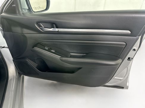 Used 2021 Nissan Altima 2.5 SV FWD image 29