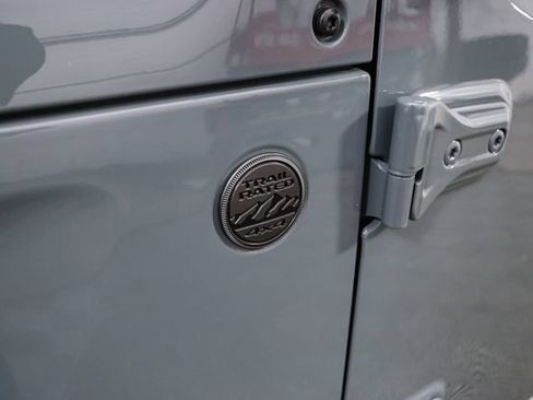 Used 2026 Jeep Wrangler Unlimited Sahara AWD/4WD image 7