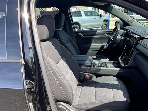 Used 2025 GMC Acadia Elevation image 7