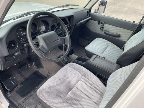 Used 1988 Toyota Land Cruiser image 10