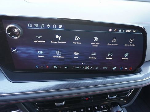 Used 2025 Chevrolet Suburban RST image 18