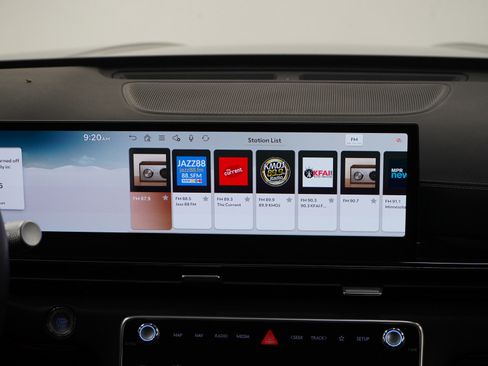 Used 2025 Genesis GV80 2.5T Standard image 17