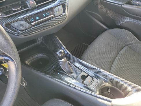 Used 2019 Toyota C-HR LE FWD image 8