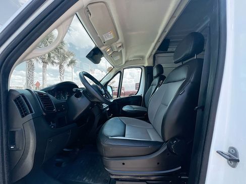 Used 2025 RAM ProMaster 2500 w/ Convenience Group FWD image 14