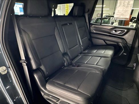 Used 2021 Chevrolet Tahoe Z71 w/ Luxury Package AWD/4WD image 29