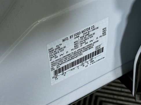 Used 2024 Ford Edge SEL image 12