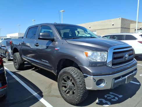 Used 2011 Toyota Tundra 4x4 CrewMax w/ SR5 Pkg image 2