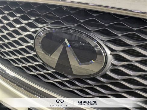 Used 2019 INFINITI QX50 Essential w/ Sensory Package image 9