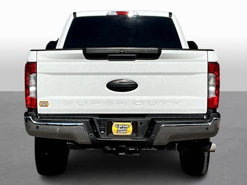 Used 2019 Ford F250 XLT w/ XLT Value Package image 4