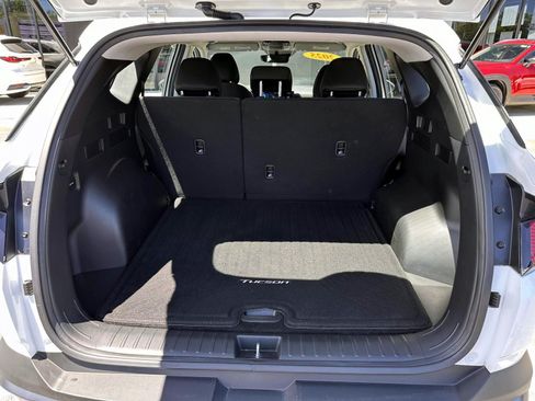 Used 2025 Hyundai Tucson SE AWD/4WD image 7