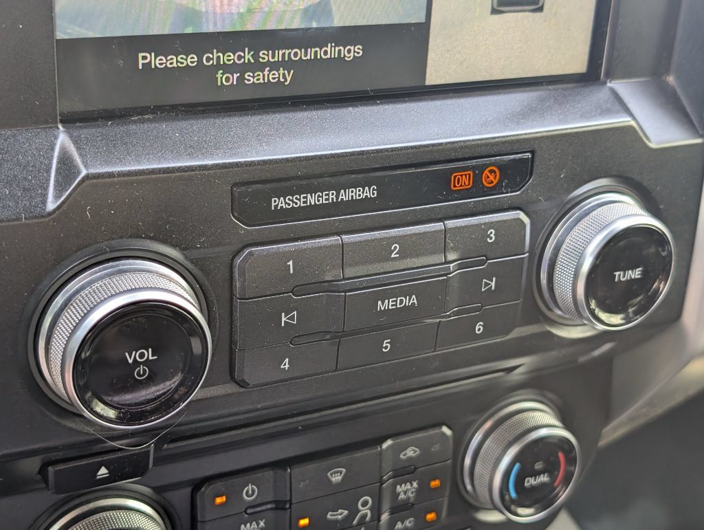 Used 2018 Ford F250 Platinum w/ Platinum Ultimate Package AWD/4WD image 22