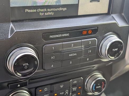 Used 2018 Ford F250 Platinum w/ Platinum Ultimate Package AWD/4WD image 22
