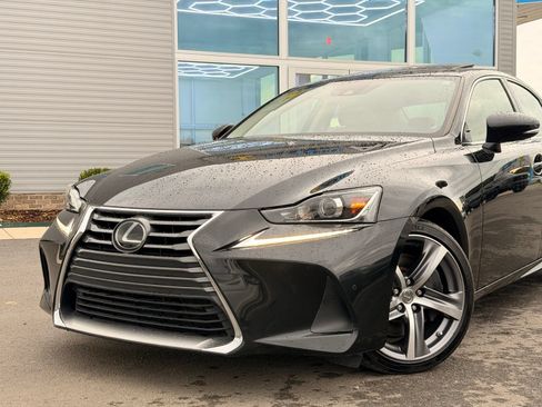 Used 2018 Lexus IS 300 w/ Comfort Package RWD image 6