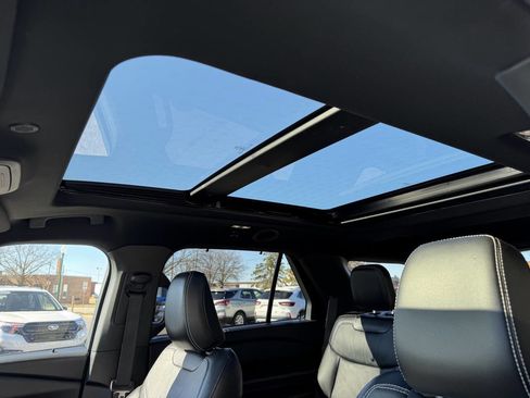 Used 2022 Ford Explorer ST w/ Equipment Group 401A image 3