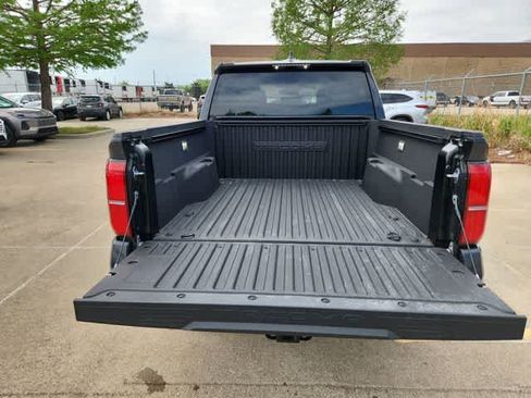 Used 2025 Toyota Tacoma SR5 image 17