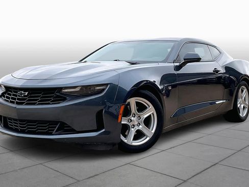Used 2021 Chevrolet Camaro LT image 2