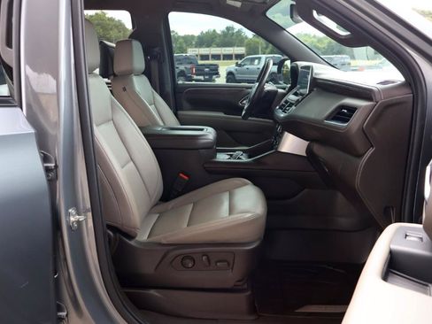 Used 2021 Chevrolet Tahoe Z71 w/ Z71 Off-Road Package AWD/4WD image 11