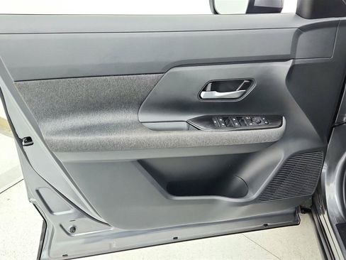 Used 2025 Nissan Kicks SV FWD image 23