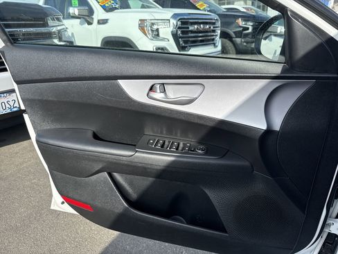 Used 2024 Kia Forte LXS image 18