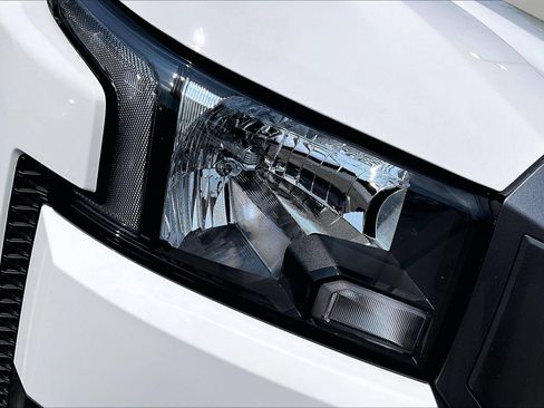 Certified 2025 Nissan Frontier SV AWD/4WD image 26