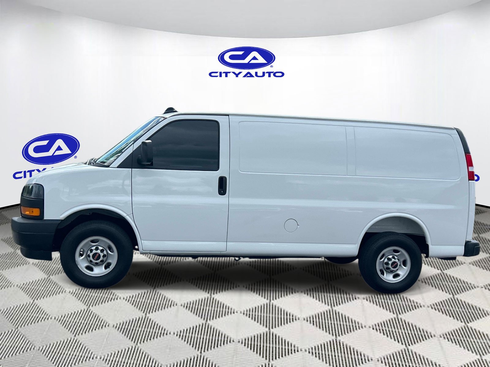 Used 2025 GMC Savana 2500 w/ Driver Convenience Package RWD image 7