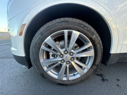 Used 2025 Cadillac XT5 Premium Luxury image 10