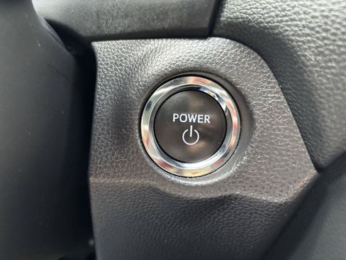 Used 2025 Toyota RAV4 XLE AWD/4WD image 30