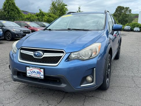 Used 2017 Subaru Crosstrek 2.0i Premium AWD/4WD image 1