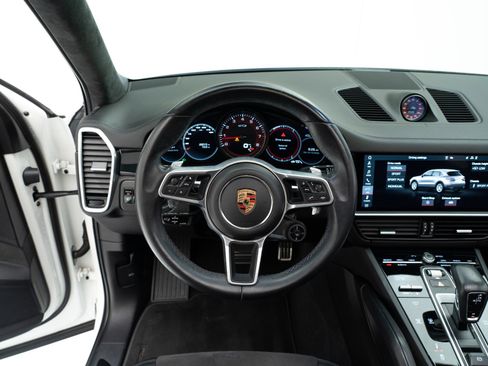Used 2021 Porsche Cayenne GTS image 21