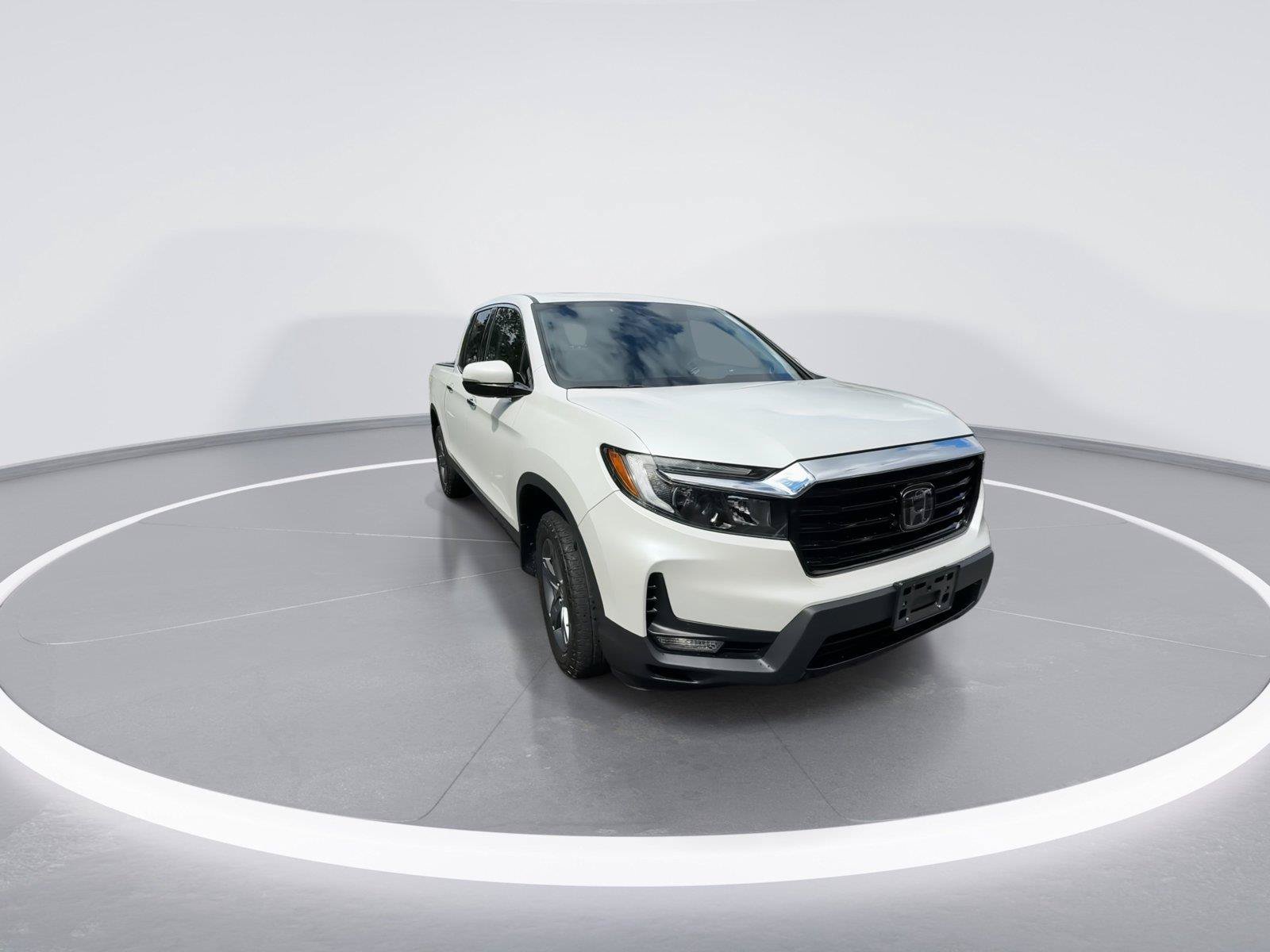 Used 2022 Honda Ridgeline RTL-E image 2