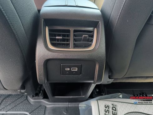 Used 2019 Chevrolet Blazer LT FWD image 17
