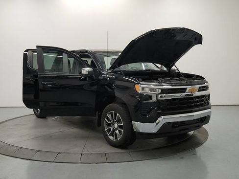 Used 2024 Chevrolet Silverado 1500 LT AWD/4WD image 11
