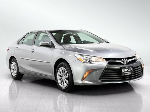 Used 2017 Toyota Camry LE FWD image 7