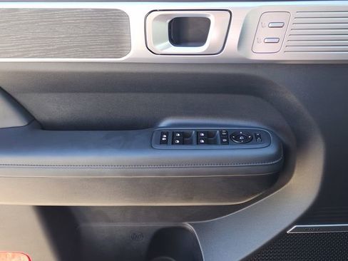 Used 2025 Hyundai Santa Fe Limited image 24