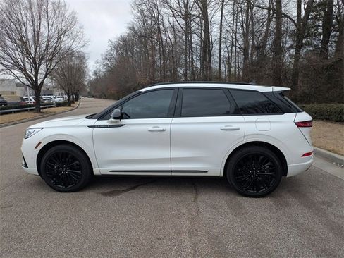 Used 2023 Lincoln Corsair Reserve w/ Equipment Group 202A image 2