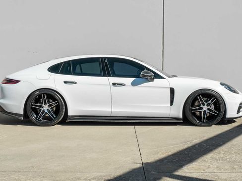 Used 2018 Porsche Panamera 4S image 8