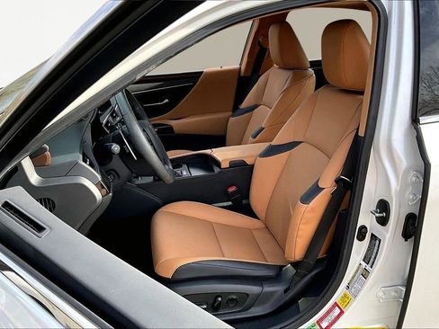 Used 2024 Lexus ES 350 w/ Premium Package image 15