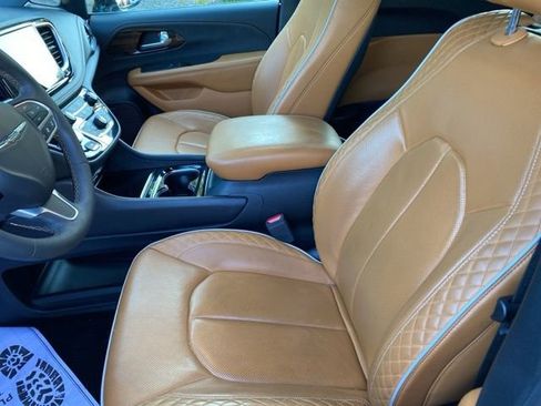 Used 2023 Chrysler Pacifica Pinnacle image 24