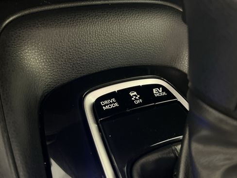 Used 2025 Toyota Corolla LE AWD/4WD image 34