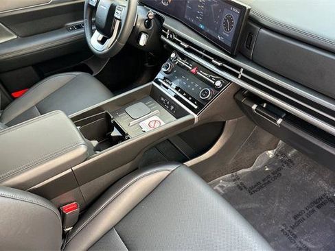 Certified 2025 Hyundai Santa Fe SEL image 18