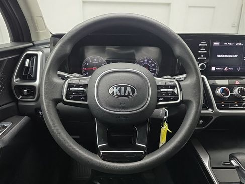 Used 2021 Kia Sorento LX AWD/4WD image 17