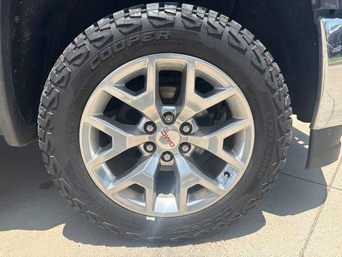 Used 2017 GMC Sierra 1500 SLT w/ Texas SLT Premium Package AWD/4WD image 10