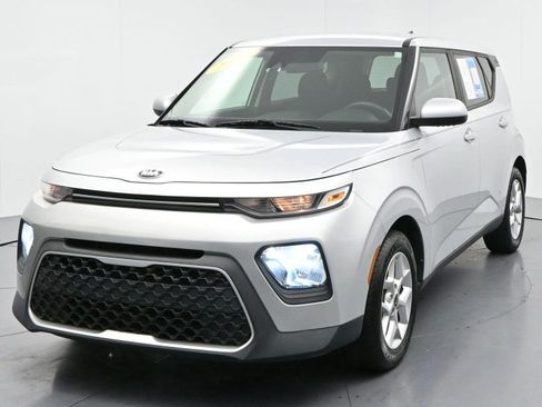 Used 2020 Kia Soul S FWD image 3