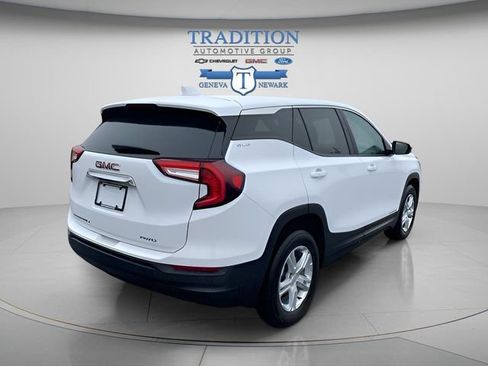 Used 2024 GMC Terrain SLE AWD/4WD image 6