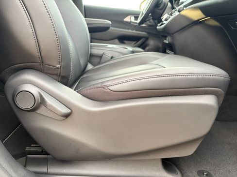 New 2026 Chrysler Pacifica Select image 34