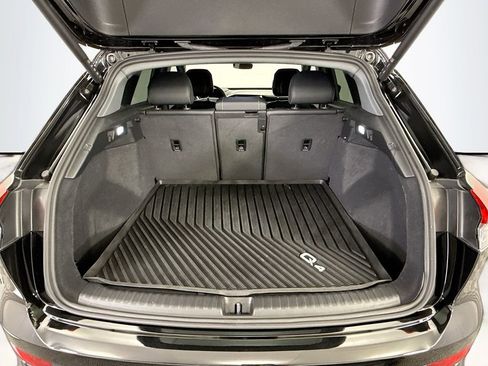 Used 2023 Audi Q4 e-tron Premium Plus w/ Premium Plus image 27